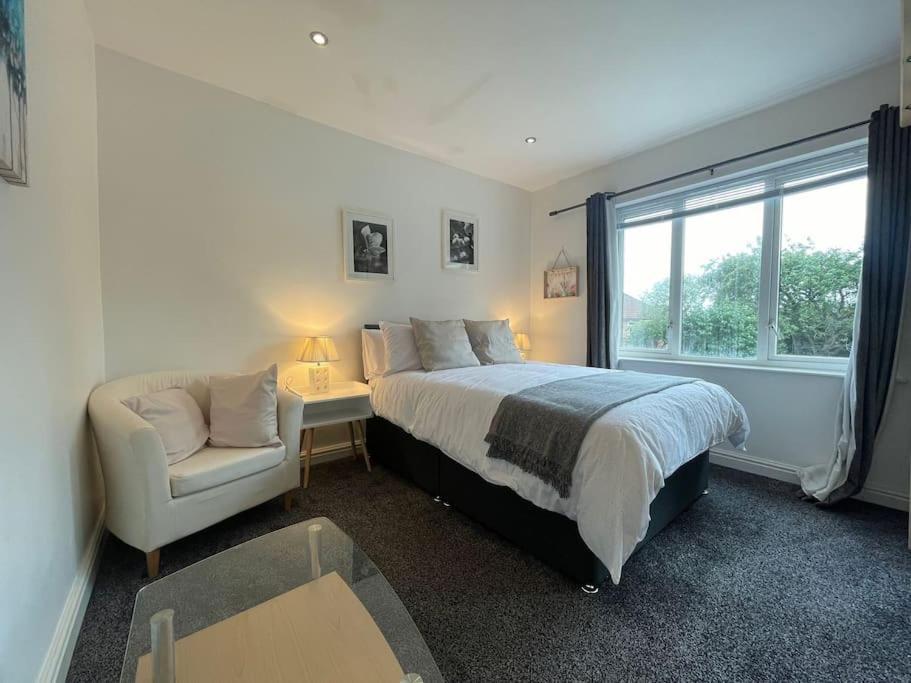 Kingsbury Apt 2 Birmingham Bagian luar foto