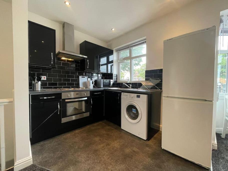 Kingsbury Apt 2 Birmingham Bagian luar foto