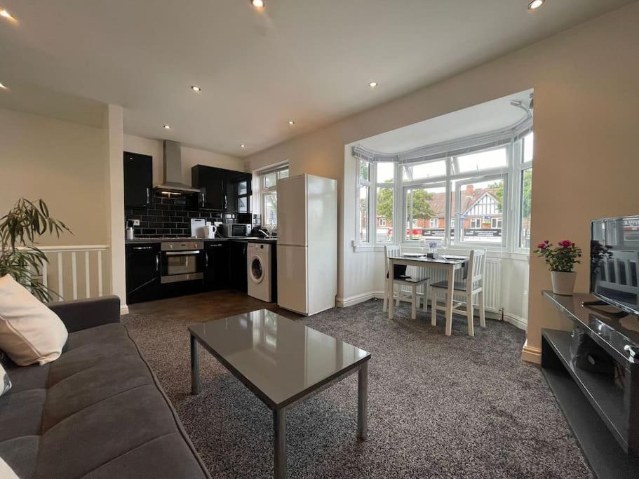 Kingsbury Apt 2 Birmingham Bagian luar foto